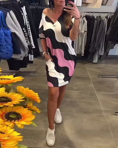 Elvyna – Wave Print V-Neck Dress