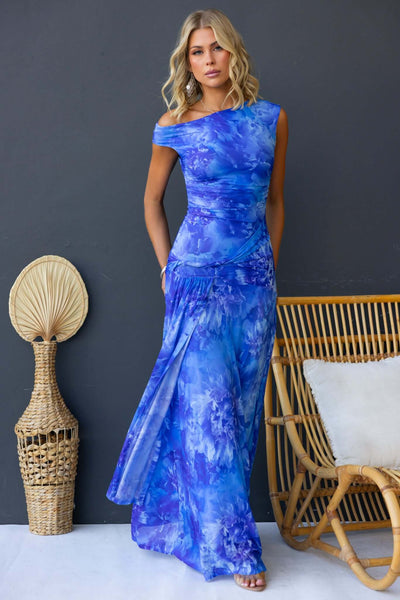 Serenya – Elegant Flow Maxi Dress