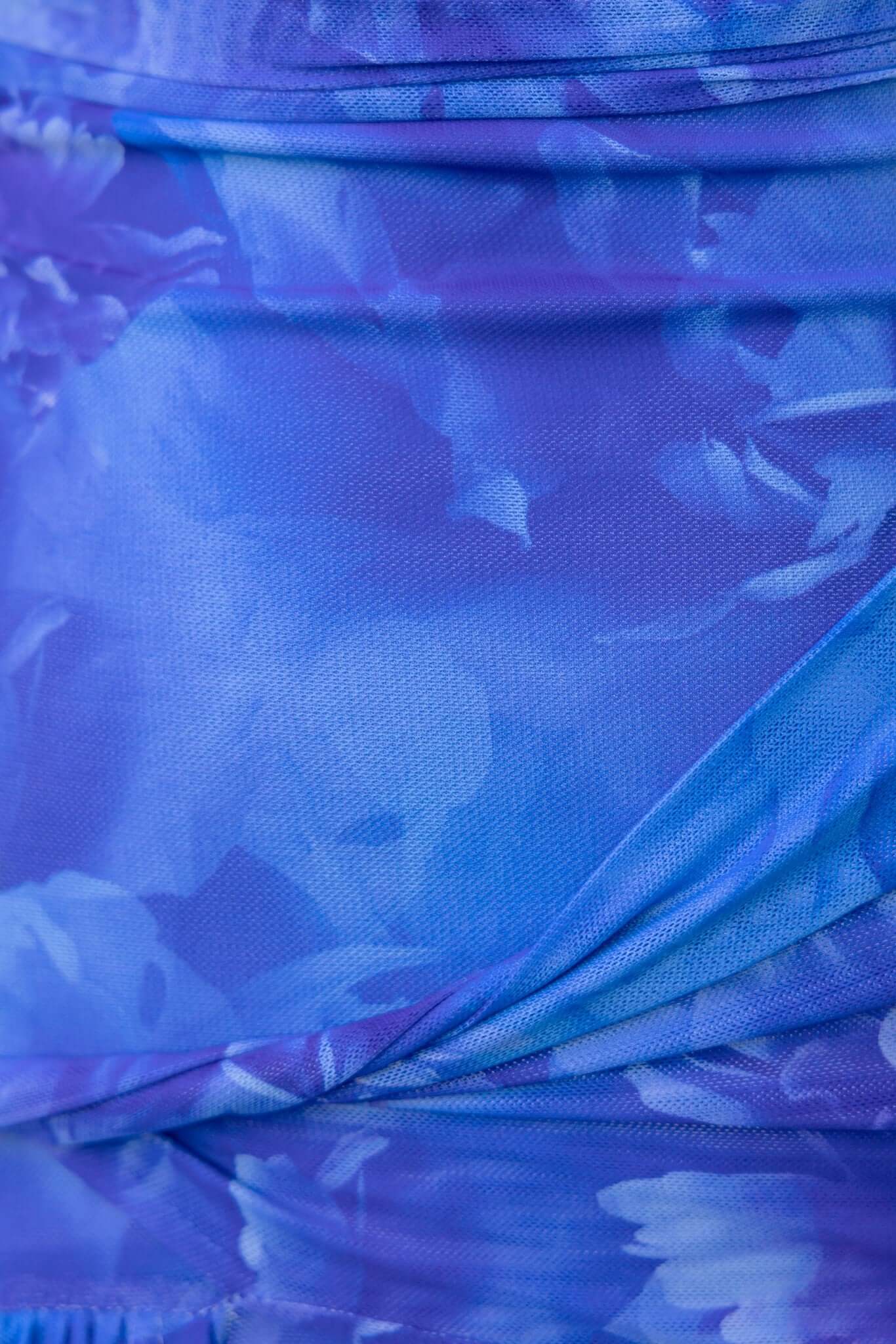 Serenya – Elegant Flow Maxi Dress