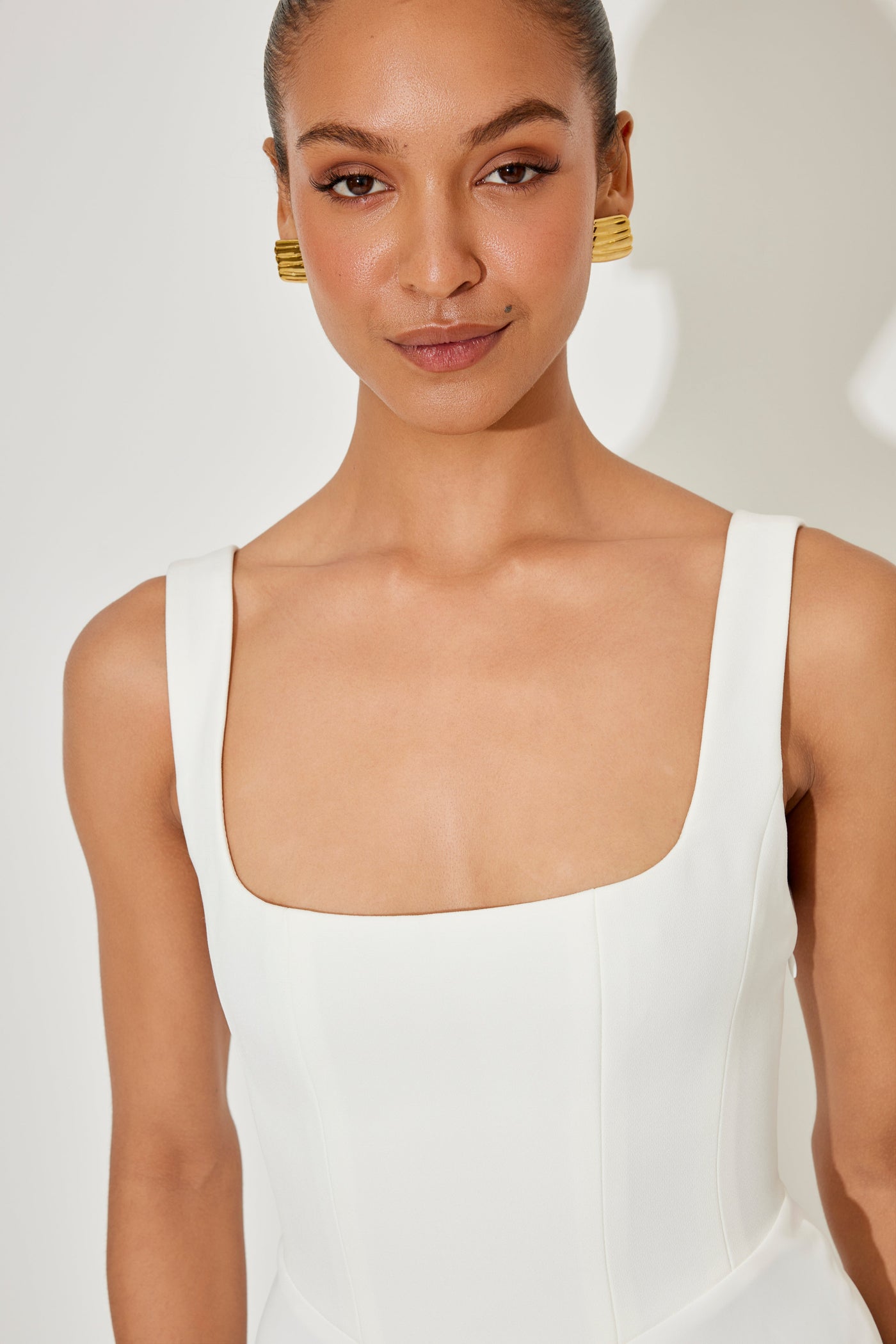 Emra – Timeless Flowy Midi Dress