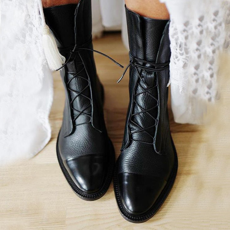 Elsa™ | Classic Leather Lace-Up Boots