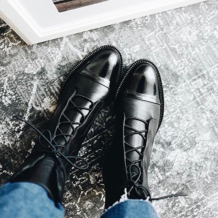 Elsa™ | Classic Leather Lace-Up Boots