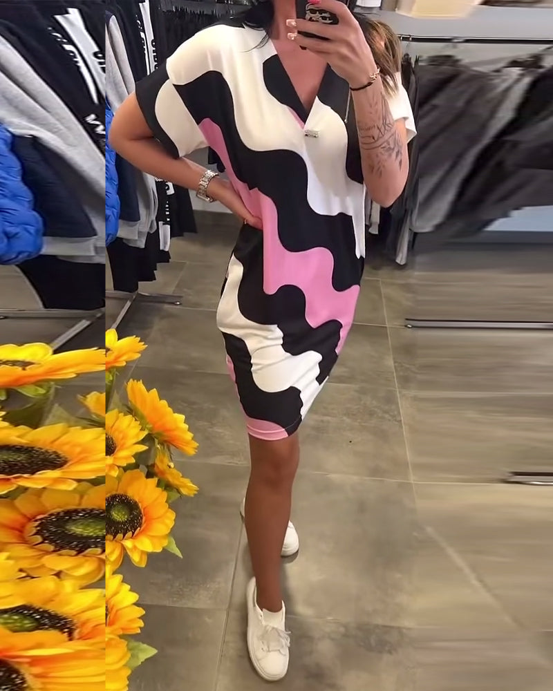 Elvyna – Wave Print V-Neck Dress