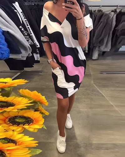 Elvyna – Wave Print V-Neck Dress