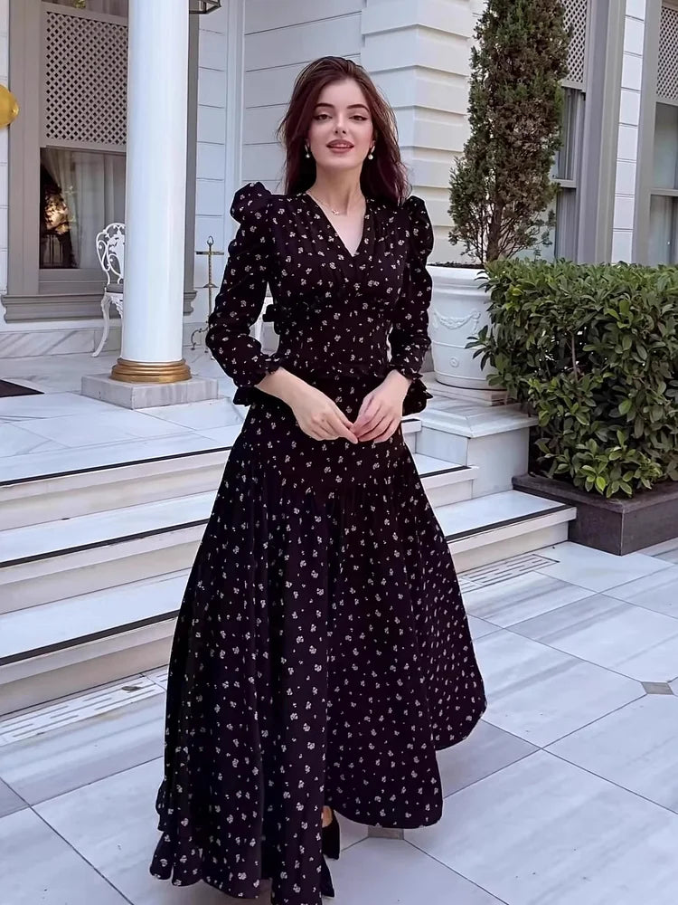 Mirlette Black Floral Vintage V-Neck Maxi Dress