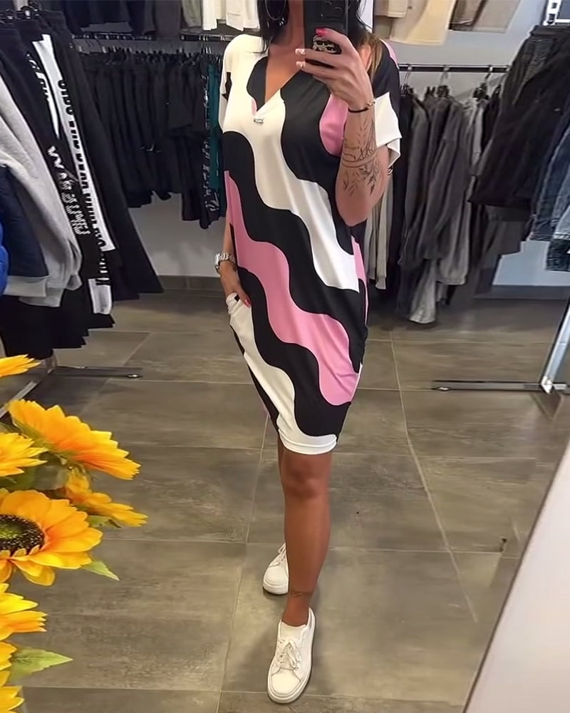 Elvyna – Wave Print V-Neck Dress